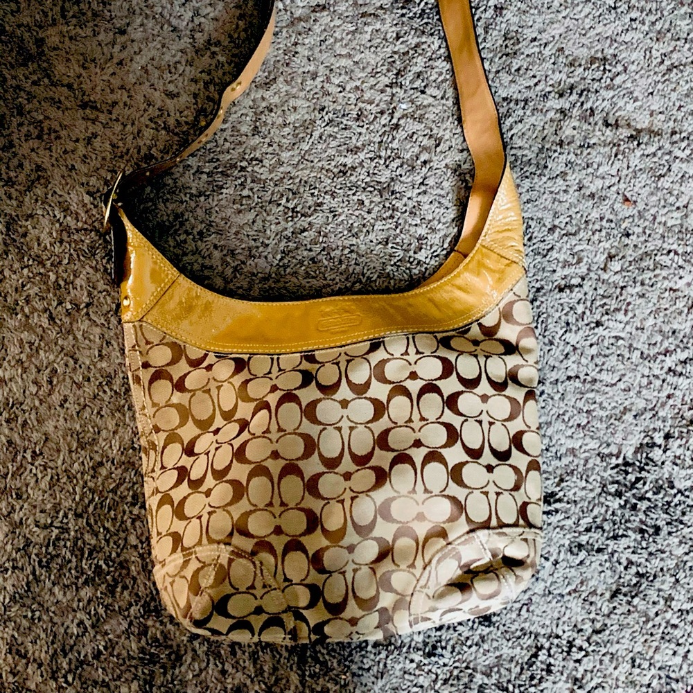 Selling Authentic Coach Crossbody Purse!